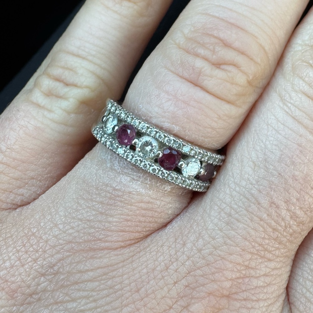 women’s diamond and ruby white gold ring